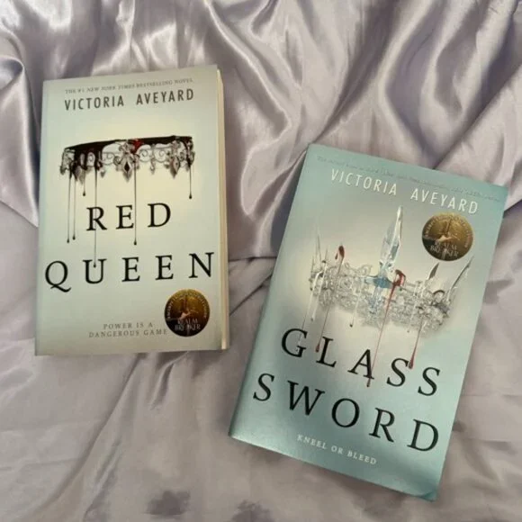 Red Queen 2-Book Paperback Box Set - Picture 6 of 9